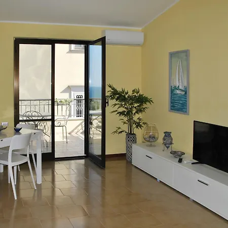 La Terrazza Di Dinky By Interhome Daire
