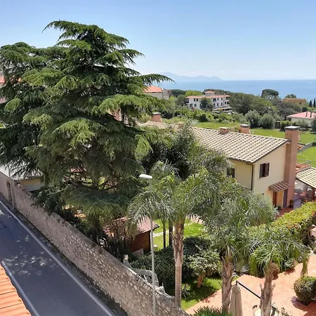 La Terrazza Di Dinky By Interhome Daire