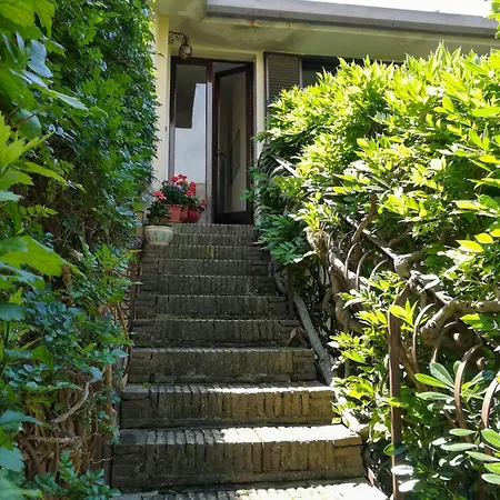 Apartmán La Terrazza Di Dinky By Interhome Formia